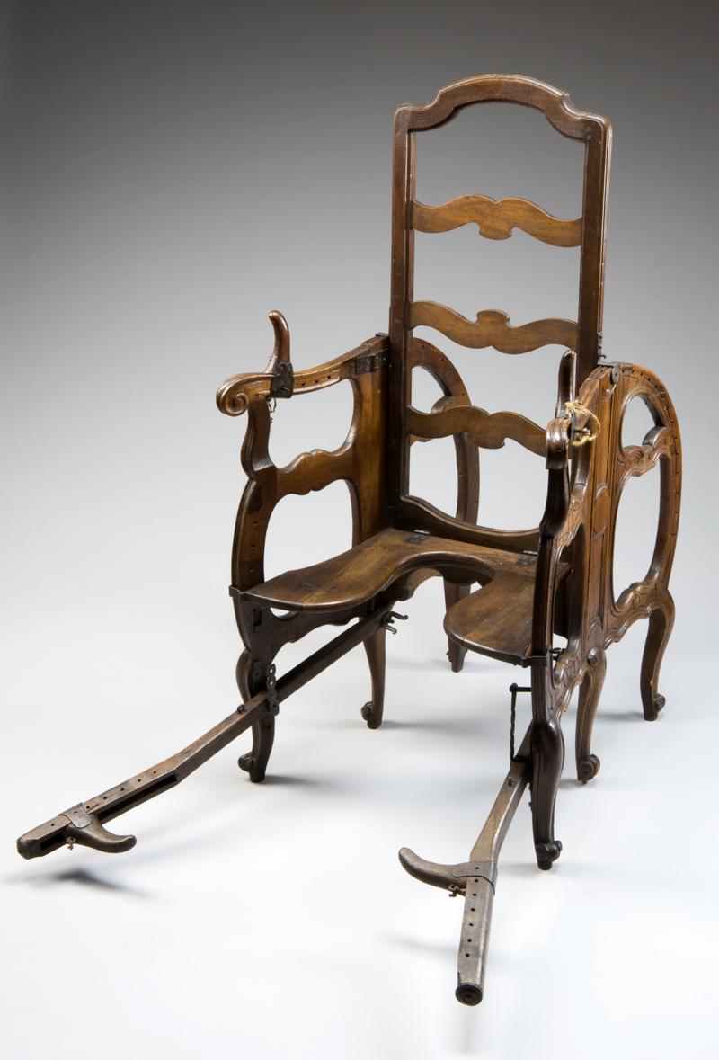 Illustration for article titled This adjustable chair let 18th-century women give birth in something approaching comfort